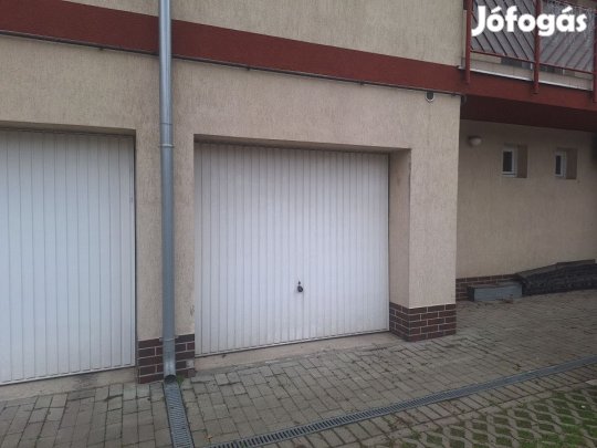 Eladó 14 nm-es Garázs Hódmezővásárhely Kinizsi utca
