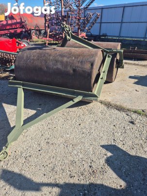 Eladó 150 cm széles, 1 m magas sima hengerek