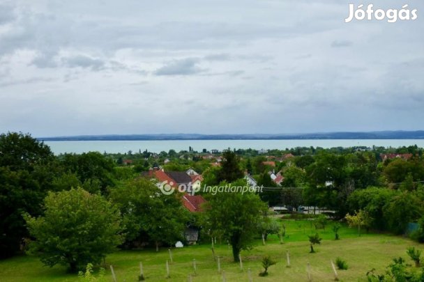 Eladó 150 nm-es ház Balatonfüred