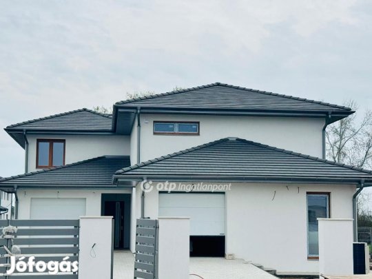 Eladó 150 nm-es ház Debrecen