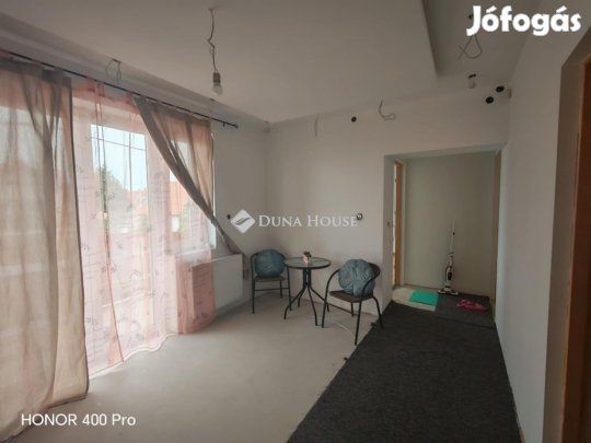 Eladó 150 nm-es ház Érd