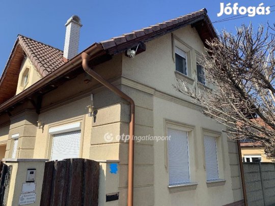 Eladó 150 nm-es ház Jászberény