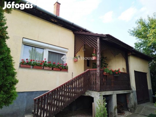 Eladó 150 nm-es ház Kápolnásnyék