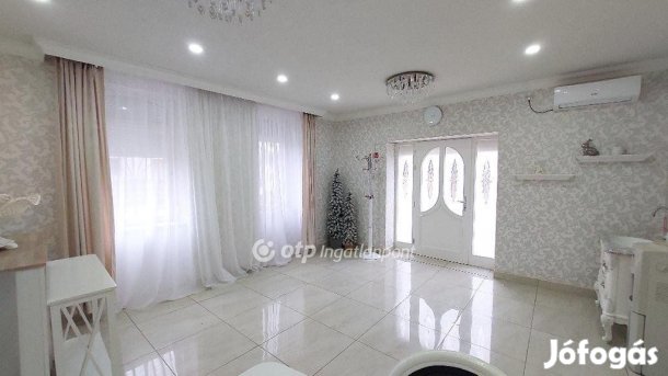 Eladó 150 nm-es ház Kisújszállás