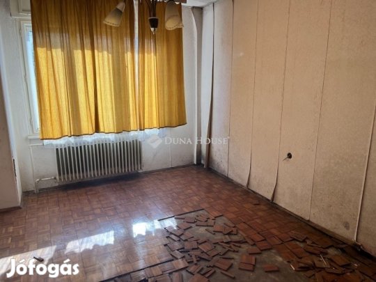 Eladó 150 nm-es ház Pécs