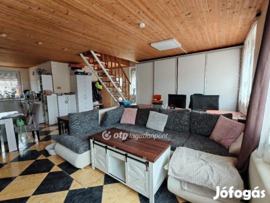 Eladó 150 nm-es ház Szigethalom