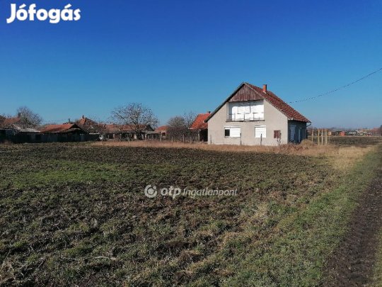Eladó 150 nm-es ház Tótkomlós