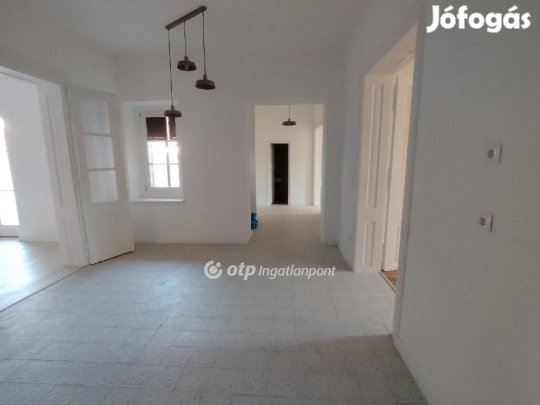 Eladó 150 nm-es ház Véménd