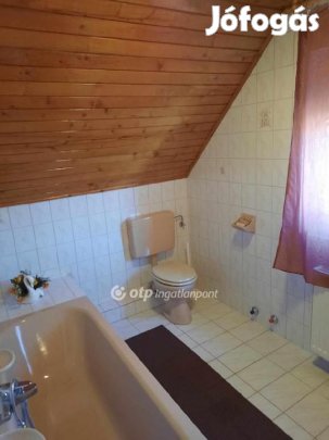 Eladó 150 nm-es ház Vonyarcvashegy