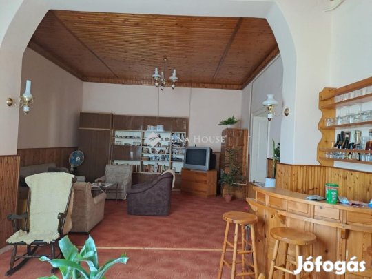 Eladó 150 nm-es lakás Bácsalmás