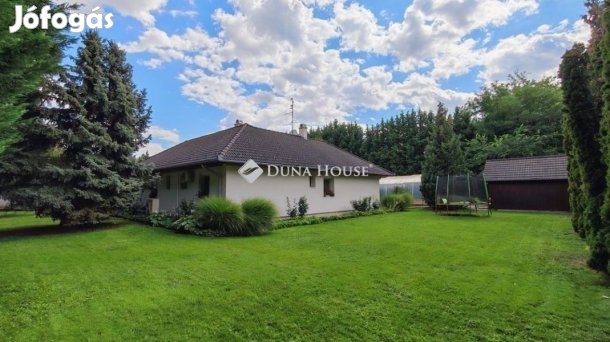 Eladó 151 nm-es ház Kecskemét