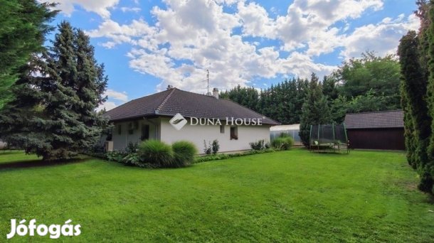 Eladó 151 nm-es ház Kecskemét