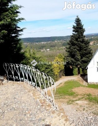 Eladó 1521 nm-es telek Pécs