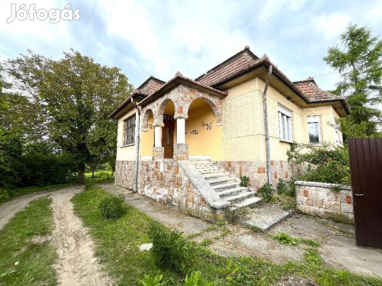 Eladó 152 nm-es ház Hugyag