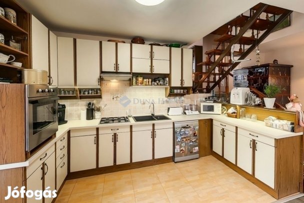 Eladó 152 nm-es ház Kecskemét