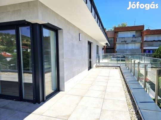 Eladó 152 nm-es lakás Pécs