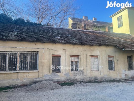 Eladó 152 nm-es lakás Szeged