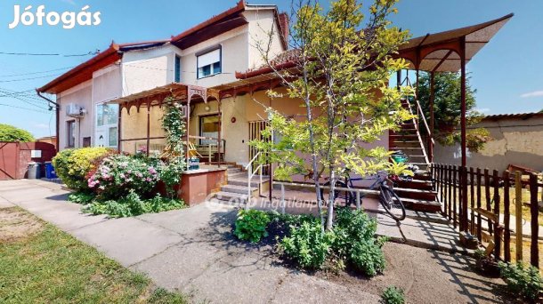 Eladó 153 nm-es ház Cegléd