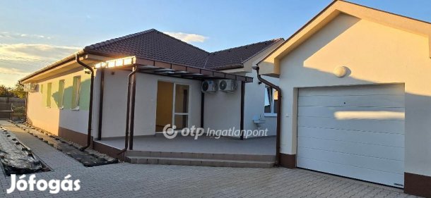 Eladó 153 nm-es ház Debrecen