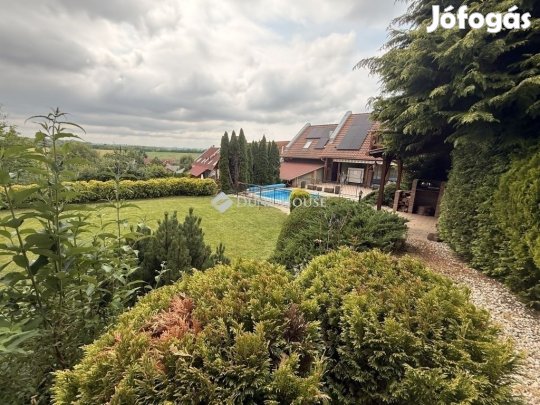 Eladó 153 nm-es ház Kozármisleny