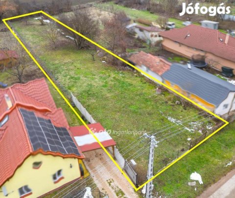 Eladó 1546 nm-es telek Pákozd