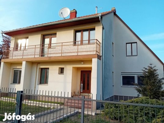 Eladó 1550 nm-es Családi ház Kecskemét