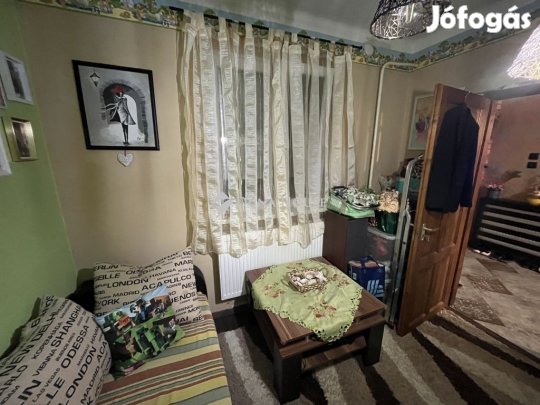 Eladó 156 nm-es ház Perkáta