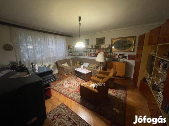 Eladó 157 nm-es ház Sarkad