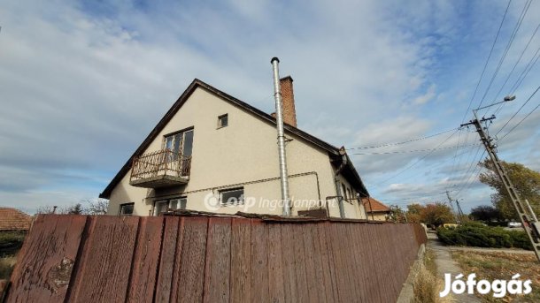 Eladó 159 nm-es ház Jászberény