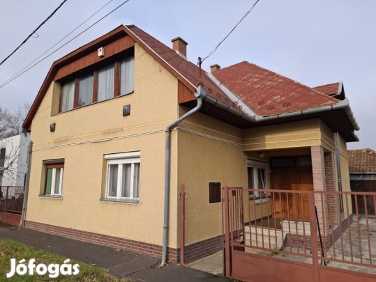 Eladó 160 nm-es Családi ház Hajdúszoboszló