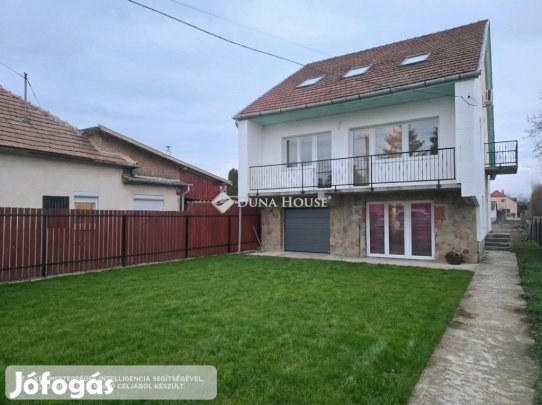 Eladó 160 nm-es ház Gyömrő