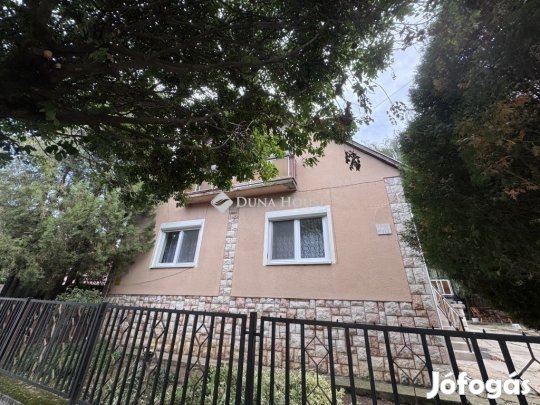 Eladó 160 nm-es ház Pécs