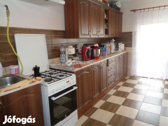 Eladó 160 nm-es ház Polgárdi