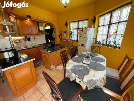 Eladó 160 nm-es lakás Miskolc