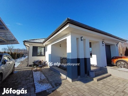 Eladó 161 nm-es ház Nyíregyháza