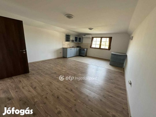 Eladó 162 nm-es ház Tolna