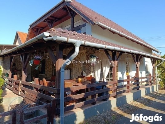 Eladó 164 nm-es ház Veresegyház