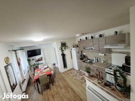 Eladó 165 nm-es Felújított Családi ház Jákó