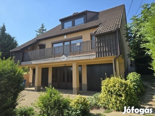 Eladó 165 nm-es ház Pécs
