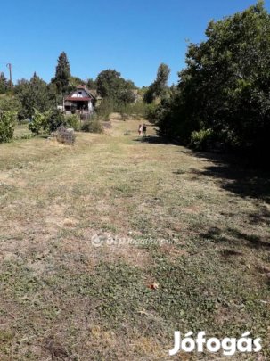 Eladó 1664 nm-es telek Gyód