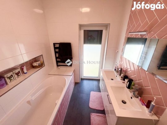 Eladó 166 nm-es ház Kőszárhegy