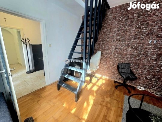 Eladó 168 nm-es ház Pécs