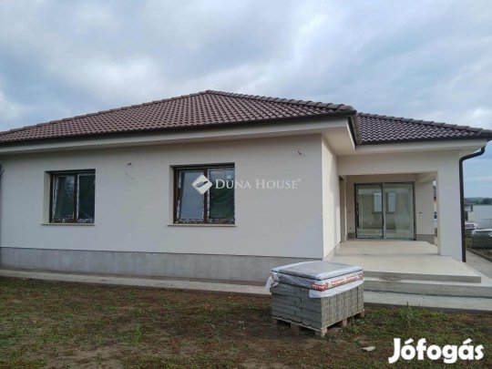 Eladó 169 nm-es ház Debrecen
