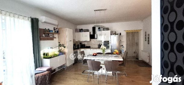 Eladó 169 nm-es ház Győr