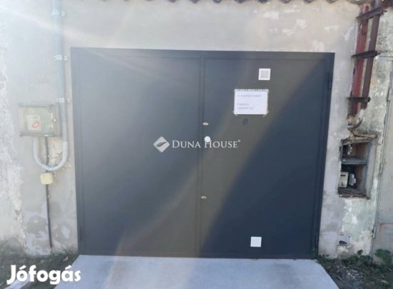 Eladó 16 nm-es garázs Pécs