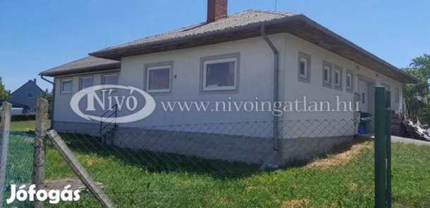 Eladó 170 nm-es Műhely Nemesvámos