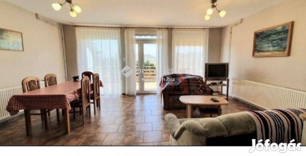 Eladó 170 nm-es ház Badacsonytördemic #4877624