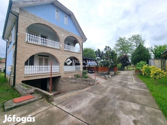 Eladó 170 nm-es ház Tápiószecső