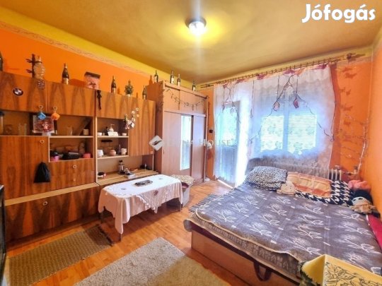 Eladó 170 nm-es ház Tápiószecső