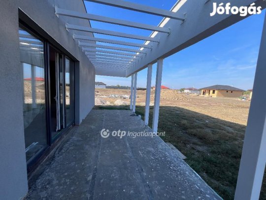 Eladó 173 nm-es ház Deszk